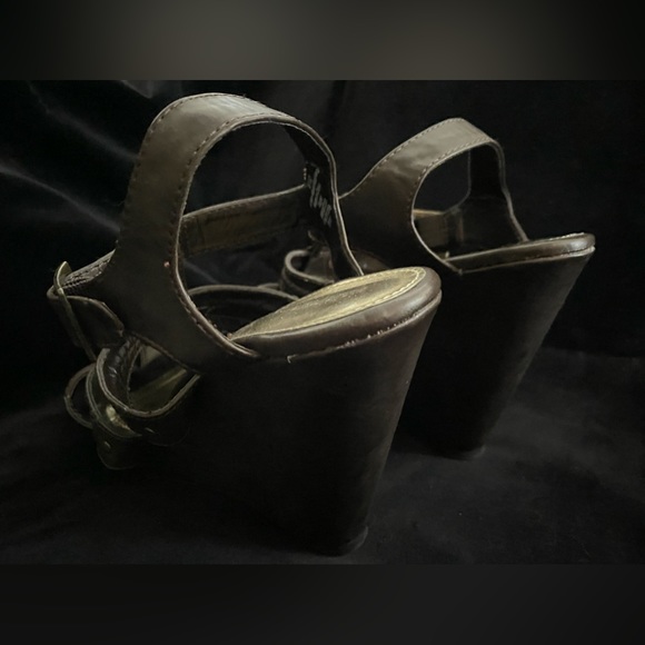 Xhilaration Wedge Sandal 8 1/2 Brown - Picture 11 of 14